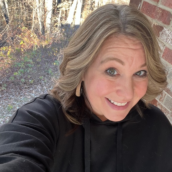 Meet your Posher, Tiffany - Picture 9 of 16